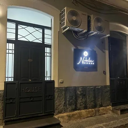 Nobilehouse 2 Nocleg ze śniadaniem